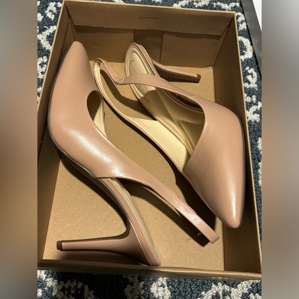 Jessica Simpson pointy heels size 10